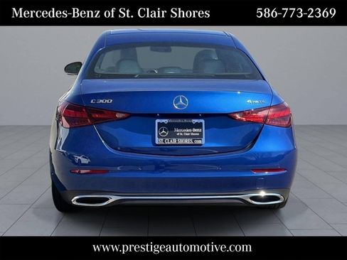 Used 2025 Mercedes-Benz C 300 4MATIC Sedan image 4