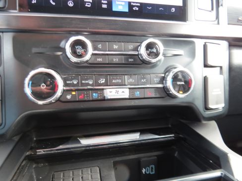 Used 2023 Ford F250 Lariat w/ Lariat Ultimate Package image 27