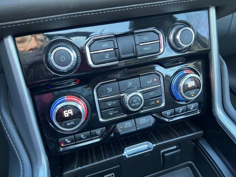 Used 2023 GMC Yukon Denali image 21