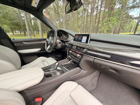 Used 2018 BMW X5 M AWD/4WD image 19