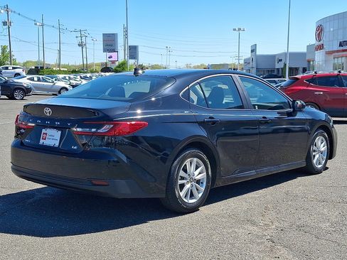 Used 2025 Toyota Camry LE FWD image 7
