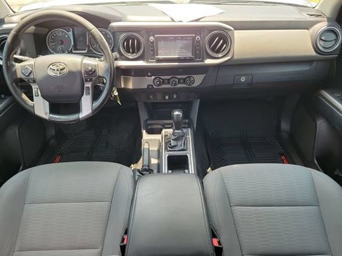Used 2019 Toyota Tacoma SR5 RWD image 11