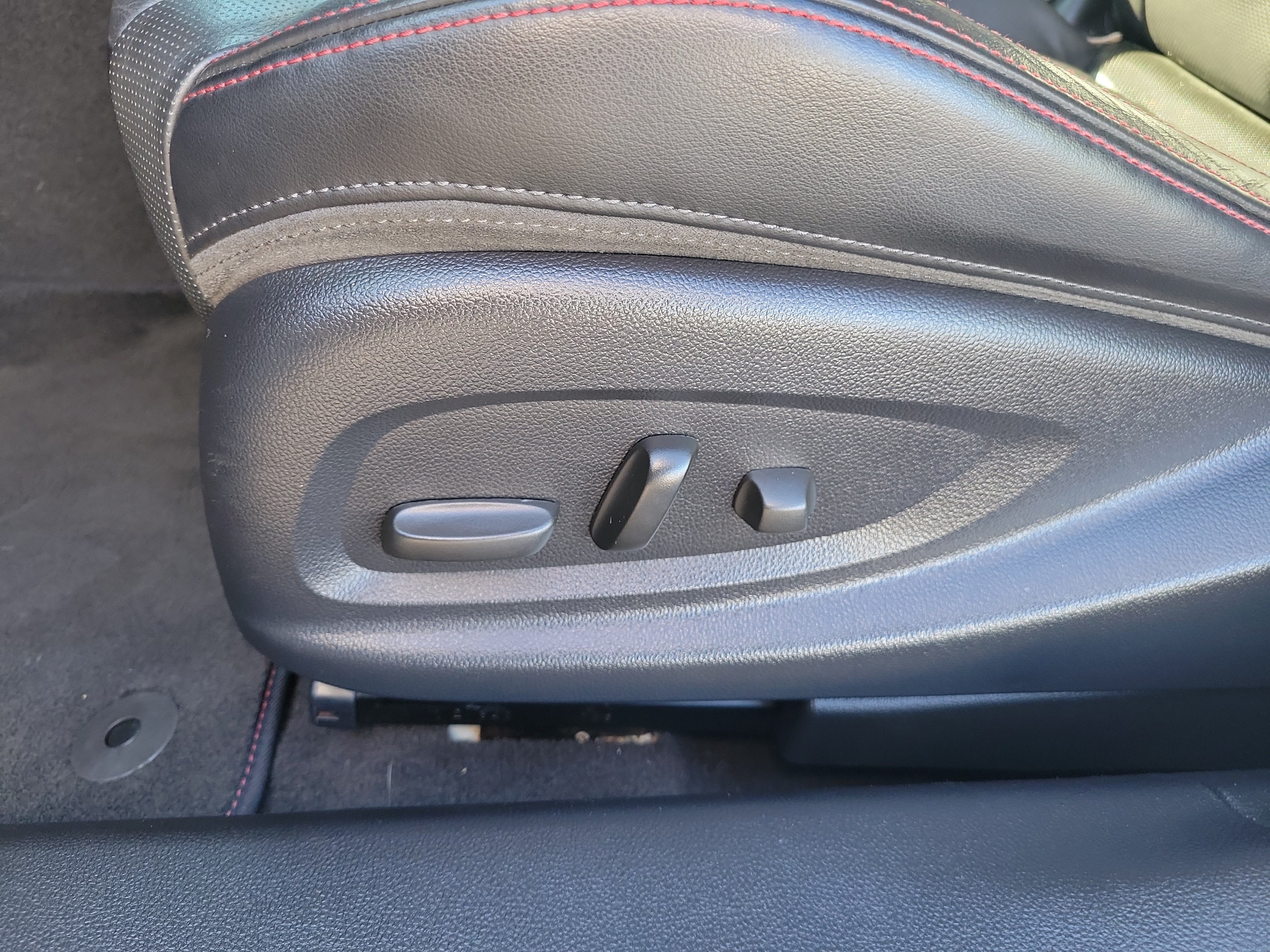 Used 2015 Chevrolet SS RWD image 16