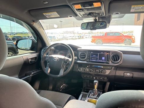 Used 2021 Toyota Tacoma TRD Off-Road w/ Technology Package image 29