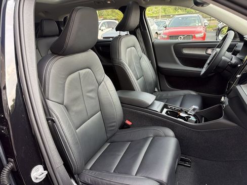 Certified 2024 Volvo XC40 B5 Plus w/ Climate Package AWD/4WD image 25
