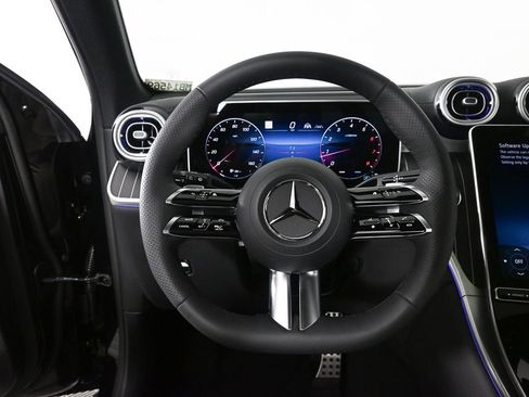 New 2026 Mercedes-Benz GLB 250 image 2