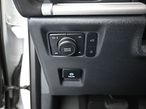 Certified 2025 Ford Expedition Active AWD/4WD image 13