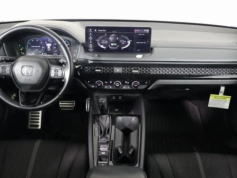 Used 2025 Honda Accord Sport image 7