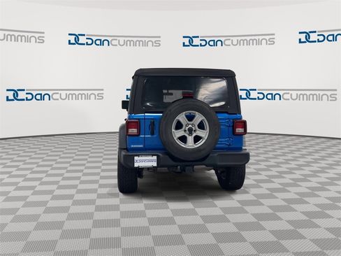 Used 2021 Jeep Wrangler Unlimited Sport image 7