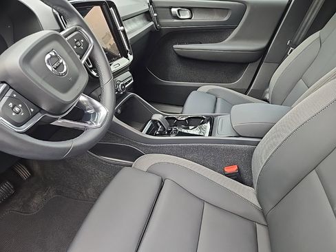 Certified 2023 Volvo C40 P8 Recharge Plus w/ Climate Package image 17