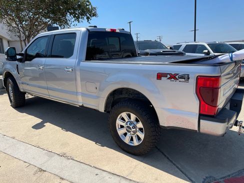 Used 2022 Ford F250 Platinum w/ FX4 Off-Road Package AWD/4WD image 10
