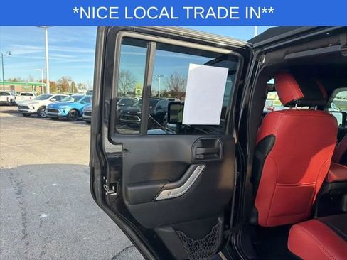 Used 2017 Jeep Wrangler Unlimited Sahara w/ Connectivity Group image 22
