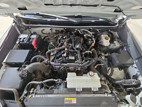 Used 2024 Toyota Tacoma SR5 AWD/4WD image 18