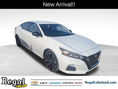 Used 2022 Nissan Altima 2.5 SR image 1
