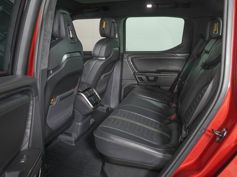 Used 2022 Rivian R1T Adventure image 13