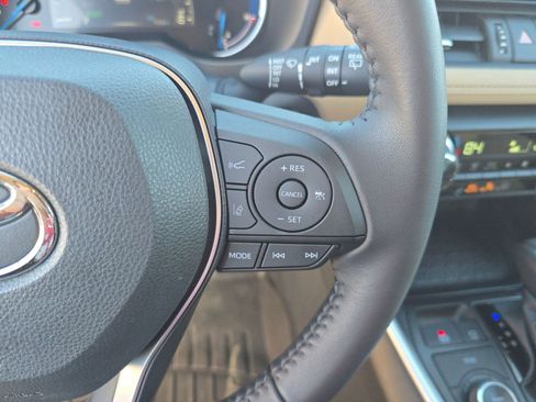 Used 2024 Toyota RAV4 XLE Premium image 23