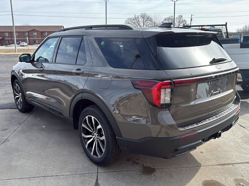 New 2026 Ford Explorer ST-Line image 5