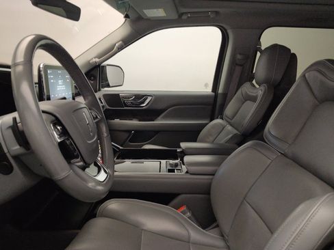 Used 2018 Lincoln Navigator Reserve w/ Technology Package image 17