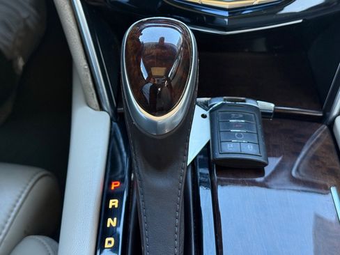 Used 2013 Cadillac XTS Luxury image 20