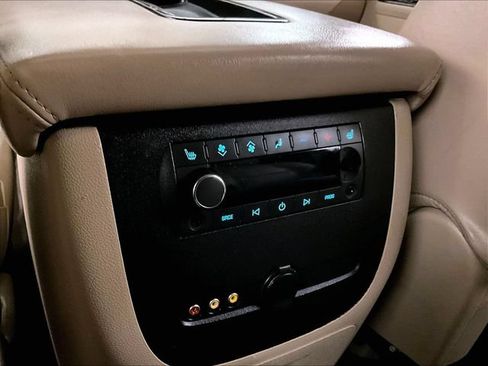 Used 2011 GMC Yukon XL Denali AWD/4WD image 33