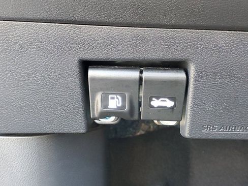 Certified 2023 Nissan Versa SV w/ Trunk Package image 7