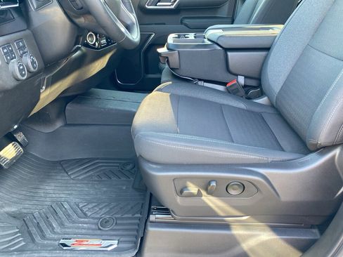 Used 2025 Chevrolet Silverado 1500 LT image 18