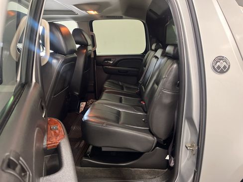 Used 2013 Chevrolet Avalanche LT w/ All-Star Edition AWD/4WD image 19