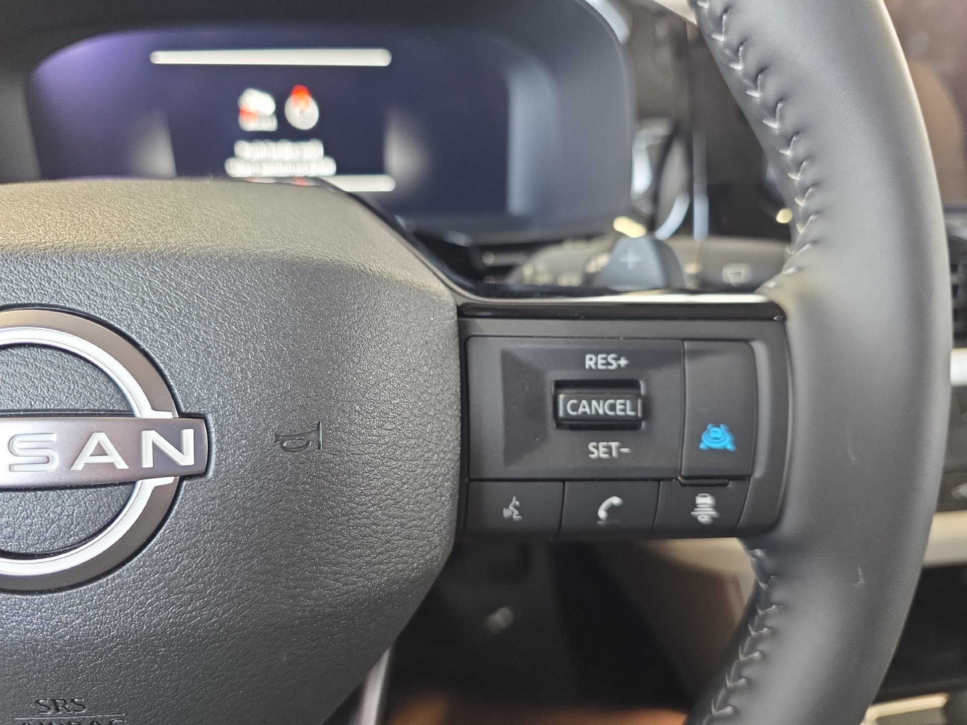 New 2026 Nissan Pathfinder SL w/ Cargo Package FWD image 18