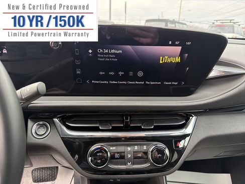 Used 2025 Buick Envista Sport Touring image 21