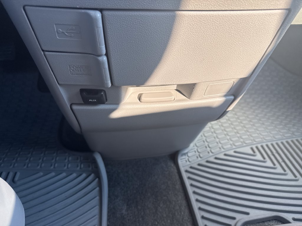 Used 2015 Honda Odyssey LX image 30