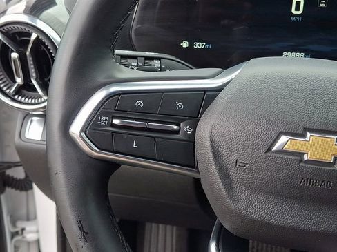 Used 2025 Chevrolet Equinox LT FWD image 17