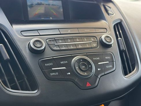 Used 2018 Ford Focus SE FWD image 20