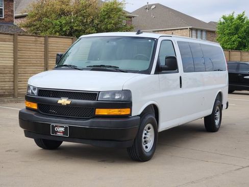 Used 2025 Chevrolet Express 3500 LS RWD image 10
