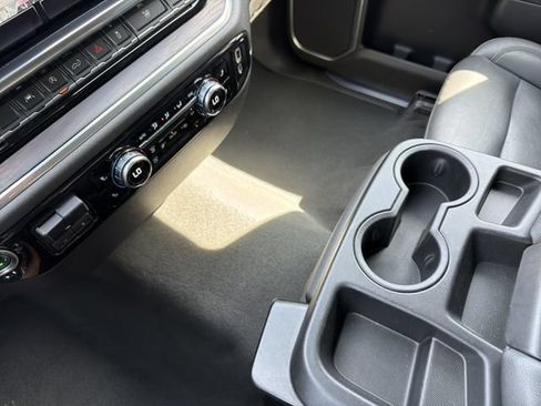 Used 2025 GMC Sierra 1500 SLT RWD image 19