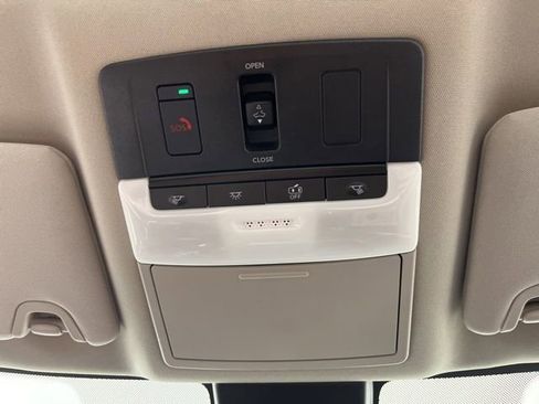 Used 2023 Nissan Altima 2.5 SR w/ SR Premium Package FWD image 35