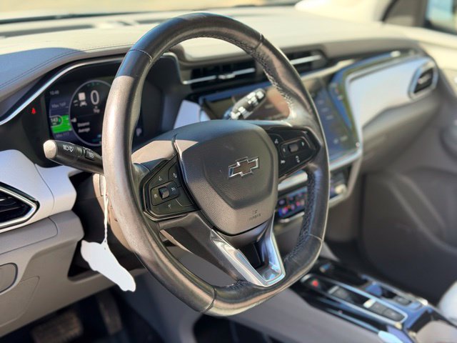 Used 2023 Chevrolet Bolt EUV Premier w/ Sun & Sound Package FWD image 9