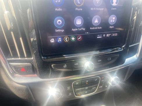 Used 2022 Chevrolet Traverse LT AWD/4WD image 12