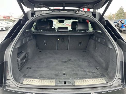 Used 2023 Land Rover Range Rover Velar R-Dynamic S image 11