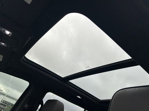 Used 2022 GMC Yukon XL Denali image 24