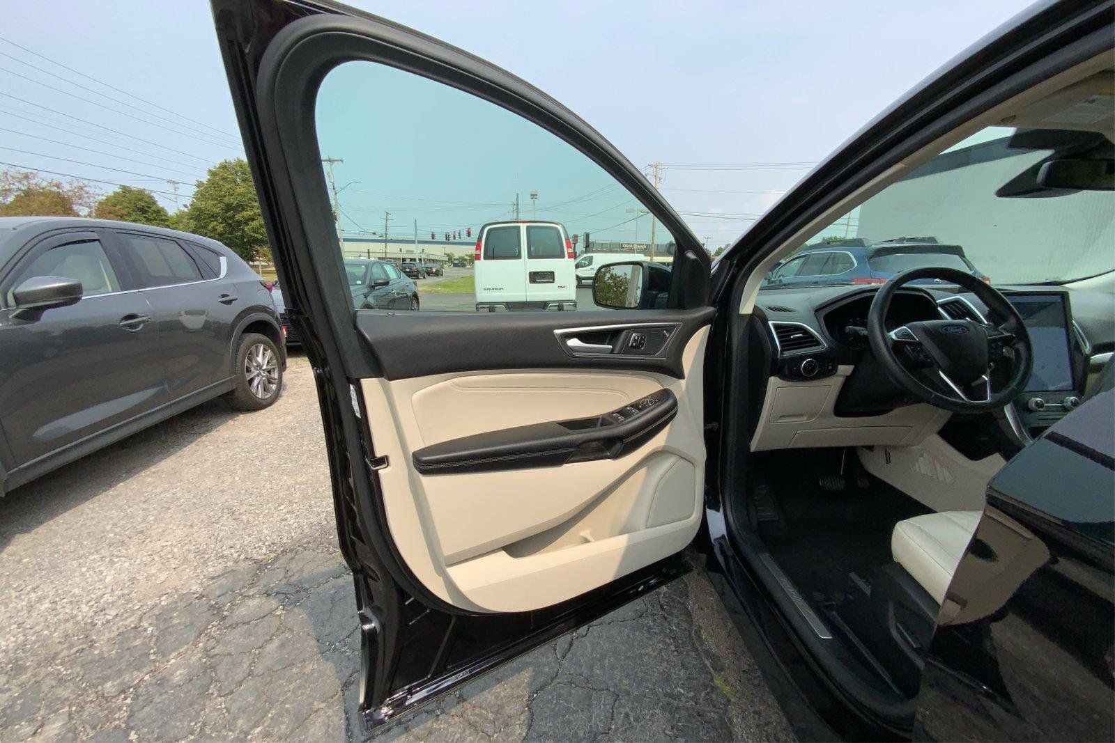 Used 2024 Ford Edge Titanium AWD/4WD image 20