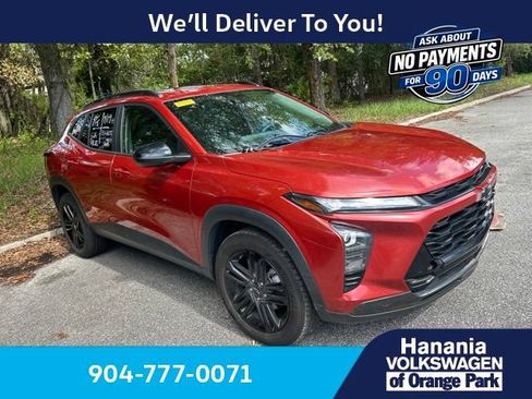 Used 2024 Chevrolet Trax ACTIV w/ Sunroof Package FWD image 1