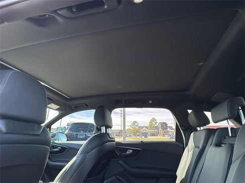 Used 2025 Audi Q7 3.0T Prestige w/ Prestige Package image 13