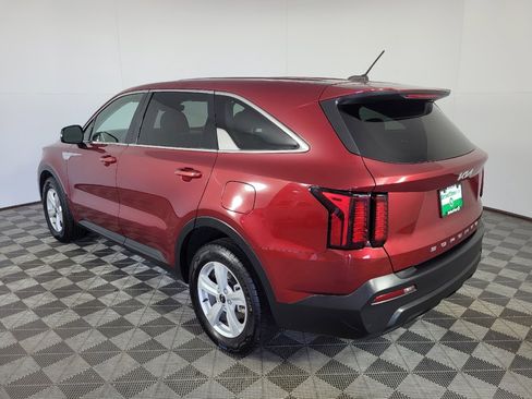 Used 2022 Kia Sorento LX FWD image 5