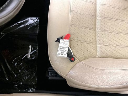 Used 2017 Mercedes-Benz GLE 350 w/ Premium 1 Package image 10