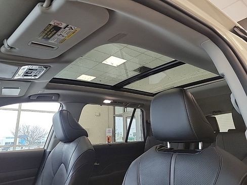 Used 2024 Toyota Grand Highlander Platinum image 11