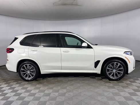 New 2026 BMW X5 xDrive40i w/ M Sport Package image 25