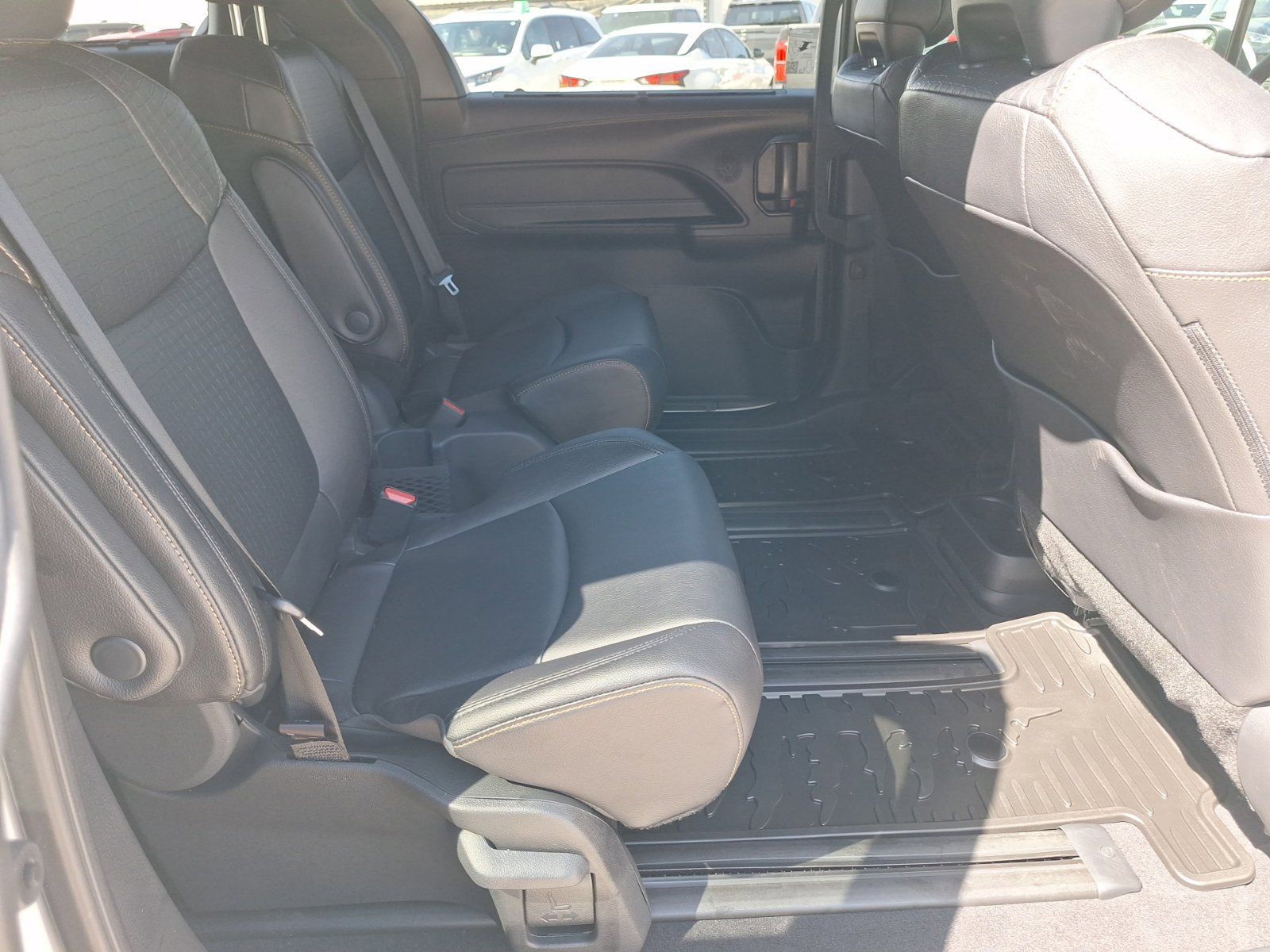 Used 2026 Toyota Sienna XLE Woodland Edition AWD/4WD image 31