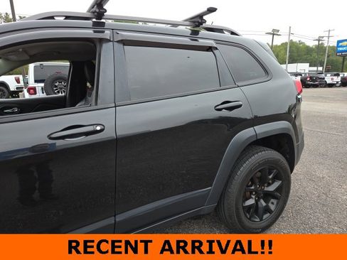 Used 2015 Jeep Cherokee Trailhawk w/ Cold Weather Group image 29