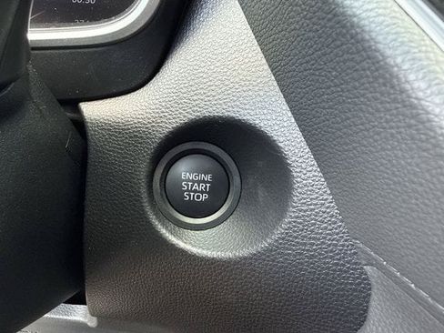 Used 2026 Toyota Corolla Cross XLE AWD/4WD image 23