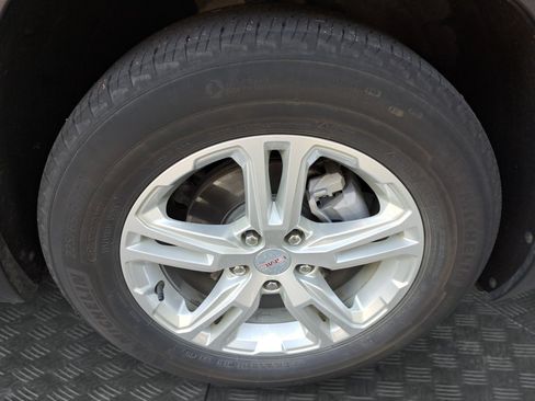 Used 2023 GMC Terrain SLE w/ Driver Convenience Package FWD image 15